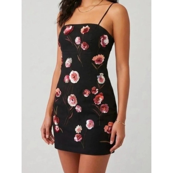 Anthropologie Dresses & Skirts - Anthropologie Maeve The Brynne 3D Spaghetti Strap Dress Floral Sequin Size 6 NWT